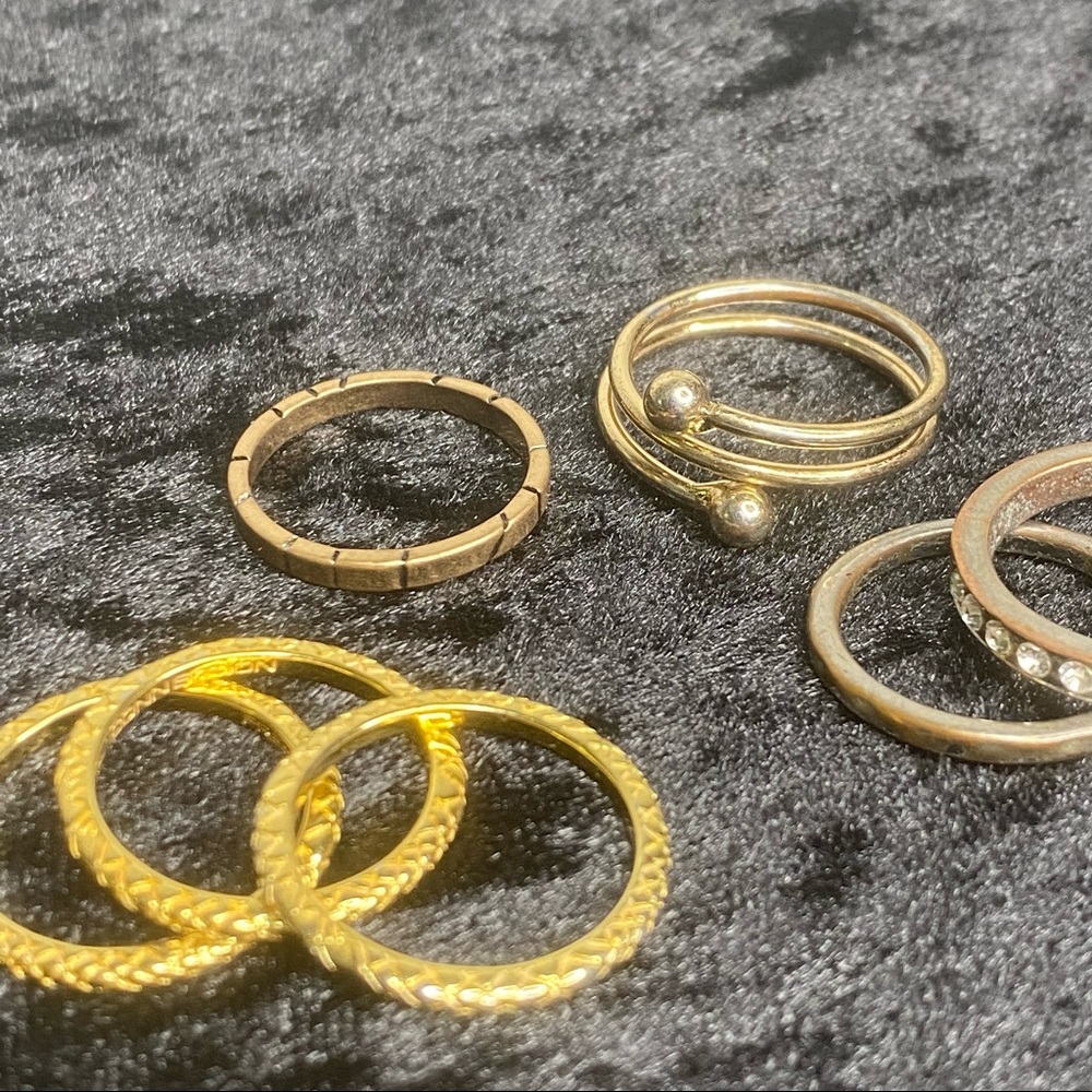8 Costume Rings - Picture 11 of 11